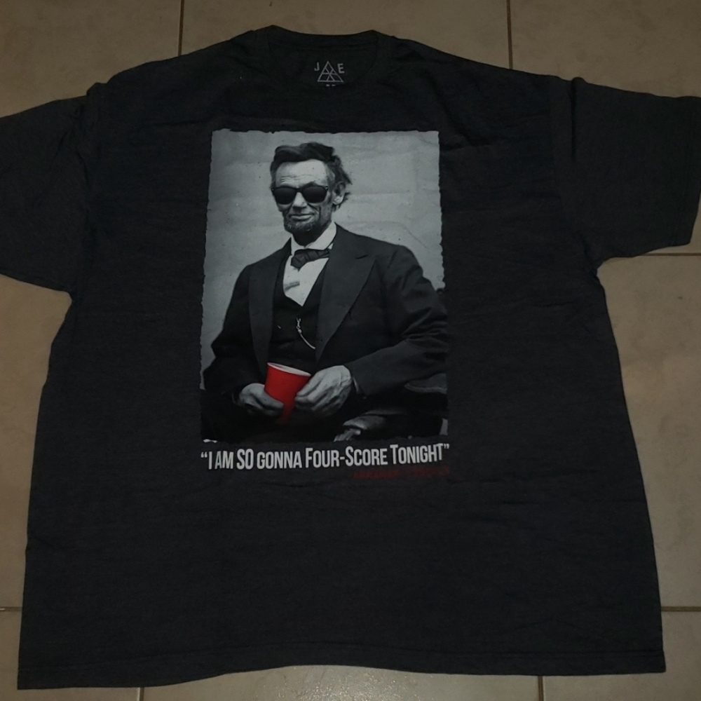 Men's Abraham Lincoln tshirt sz XXL like new